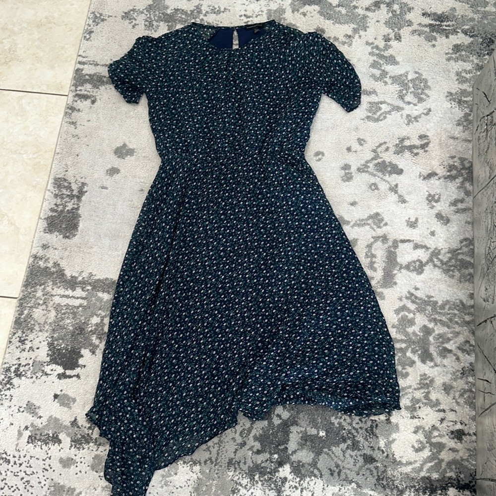 Banana Republic navy blue asymmetrical hem floral short sleeve dress